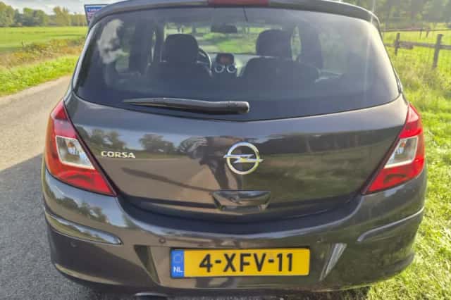 Opel Corsa (2014) thumbnail 6