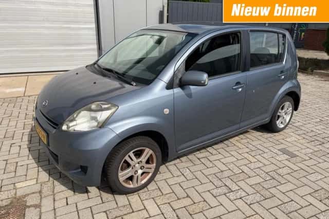 Daihatsu SIRION (2010) thumbnail 1