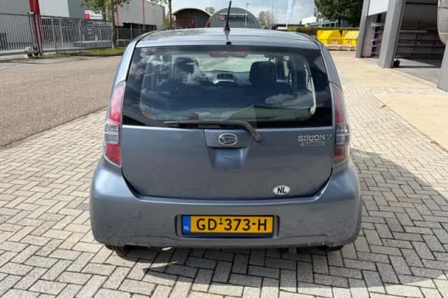 Daihatsu SIRION (2010) thumbnail 5