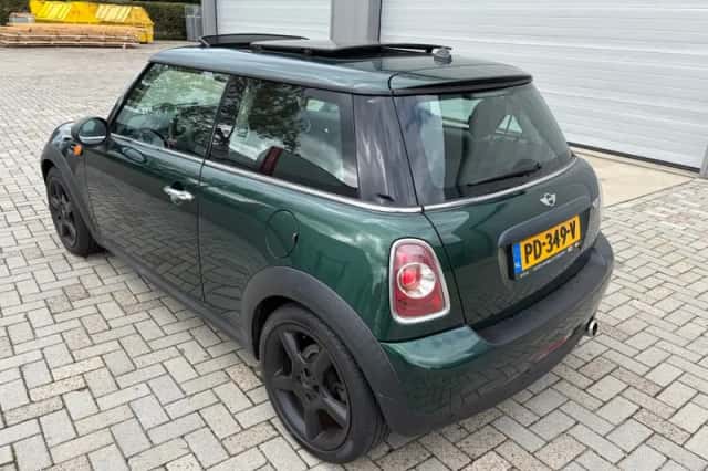 MINI One (2011) thumbnail 4
