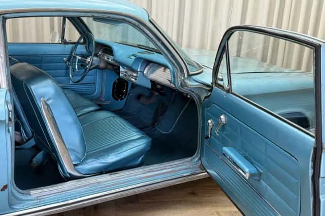 Chevrolet Corvair (1963) thumbnail 2