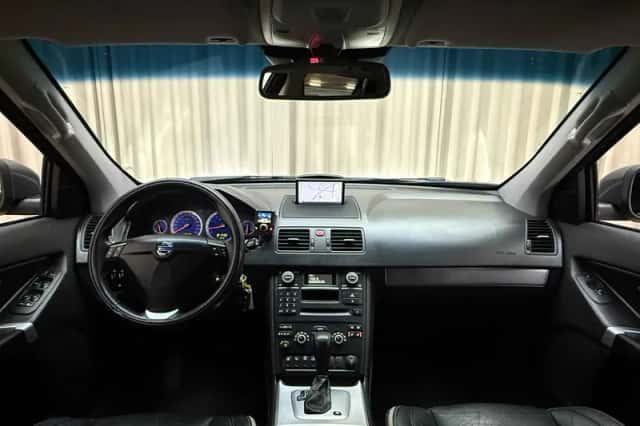 Volvo XC90 (2008) thumbnail 2