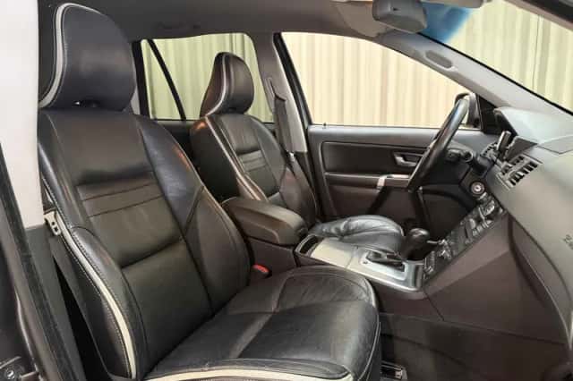 Volvo XC90 (2008) thumbnail 3
