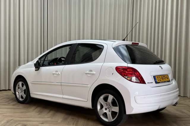 Peugeot 207 (2011) thumbnail 5
