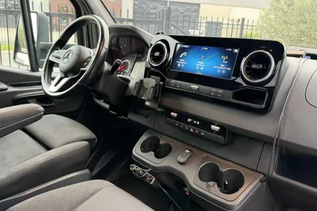 Mercedes-Benz Sprinter (2020) thumbnail 3
