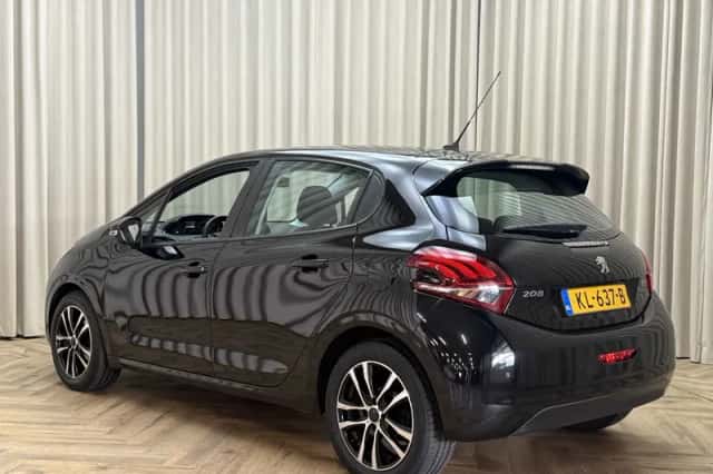 Peugeot 208 (2016) thumbnail 5