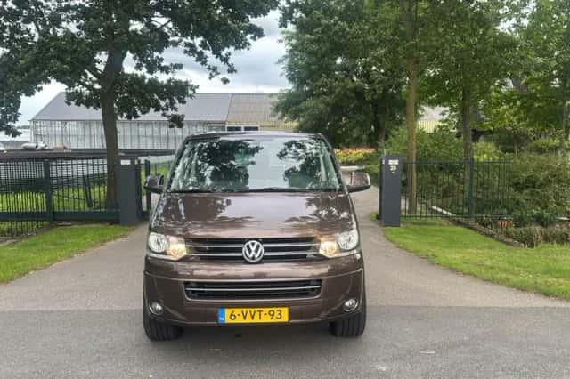 Volkswagen Transporter (2012) thumbnail 2