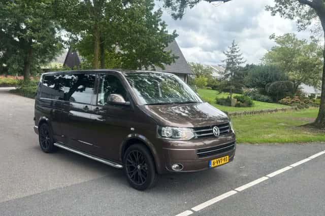 Volkswagen Transporter (2012) thumbnail 3