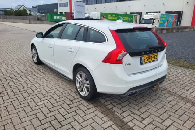 Volvo V60 (2013) thumbnail 5