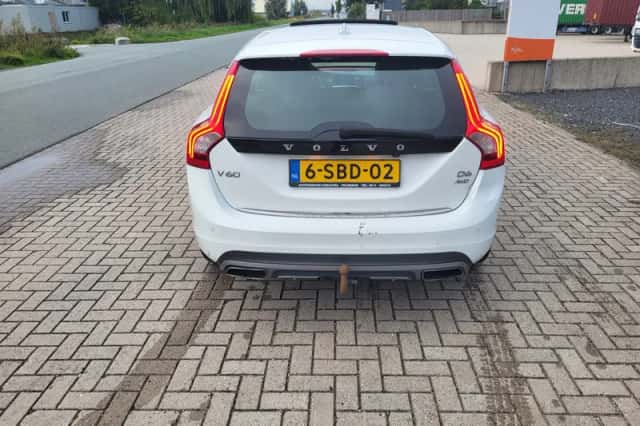 Volvo V60 (2013) thumbnail 6