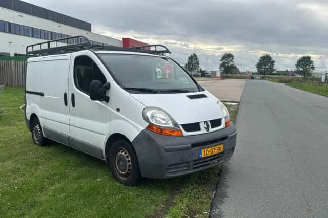 Renault Trafic (2005) thumbnail 1