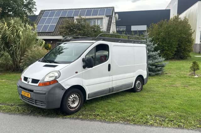 Renault Trafic (2005) thumbnail 2