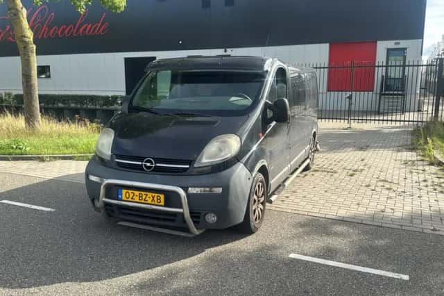 Opel Vivaro (2006) thumbnail 3