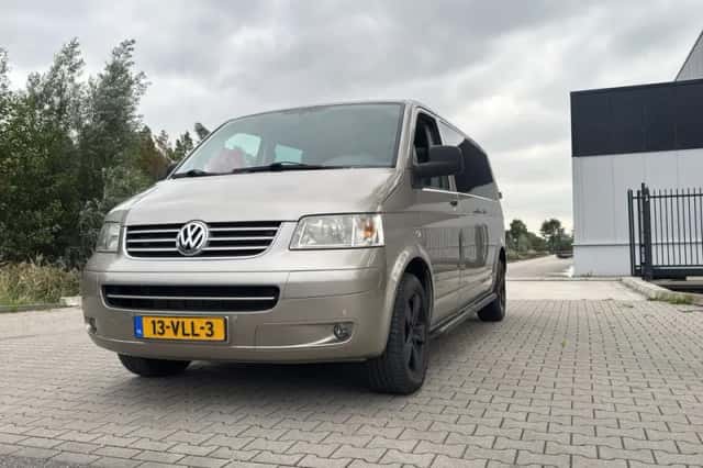 Volkswagen Transporter (2008) thumbnail 3