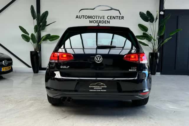 Volkswagen Golf (2015) thumbnail 6