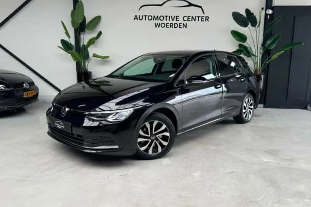 Volkswagen Golf (2021) thumbnail 1