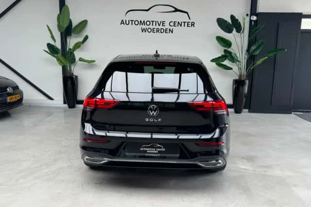 Volkswagen Golf (2021) thumbnail 5