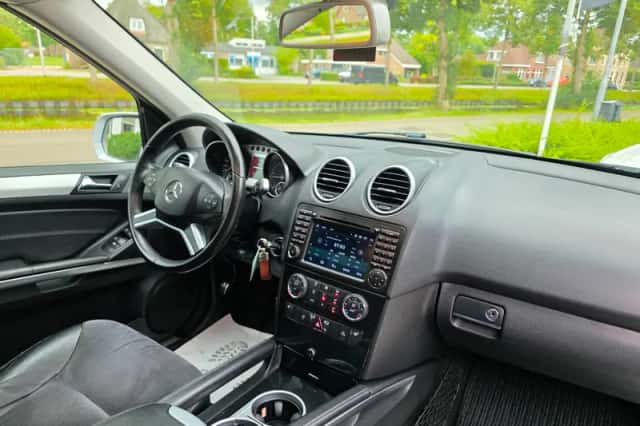 Mercedes-Benz ML-Klasse (2008) thumbnail 3