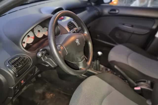 Peugeot 206 (2004) thumbnail 3