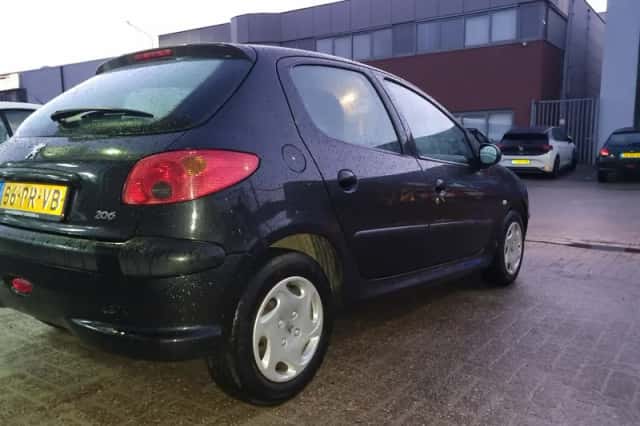 Peugeot 206 (2004) thumbnail 5