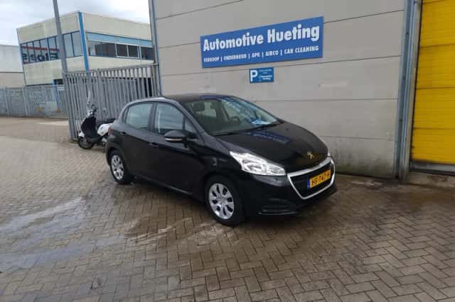 Peugeot 208 (2015) thumbnail 5