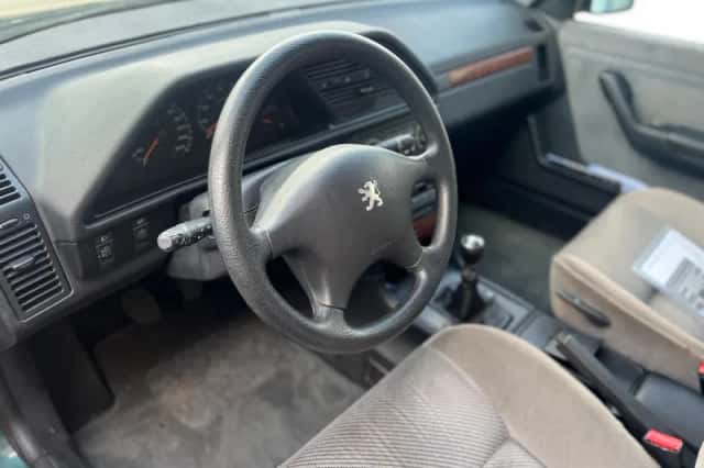 Peugeot 605 (1999) thumbnail 4