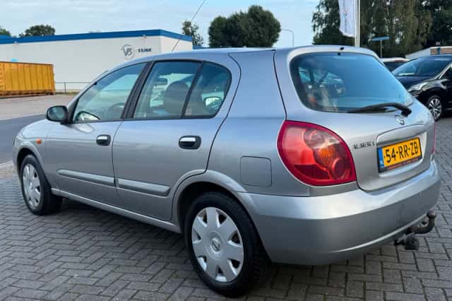 Nissan Almera (2005) thumbnail 6