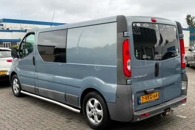 Renault Trafic (2010) thumbnail 4