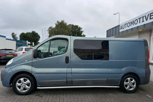 Renault Trafic (2010) thumbnail 6