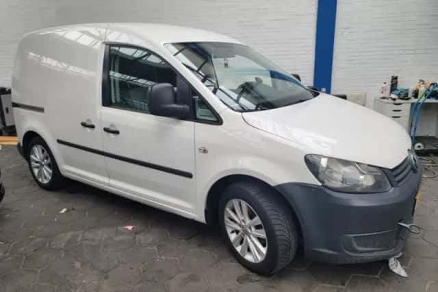 Volkswagen Caddy (2012) thumbnail 2