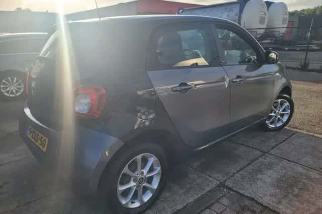 Smart Forfour (2014) thumbnail 3