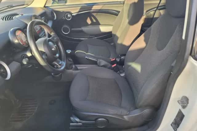 MINI Clubman (2012) thumbnail 5