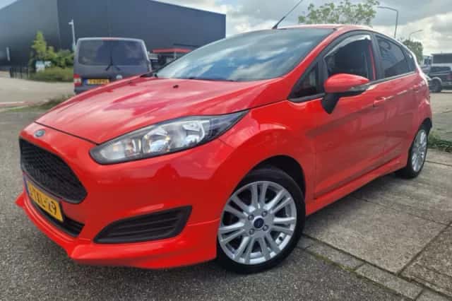 Ford Fiesta (2014) thumbnail 1