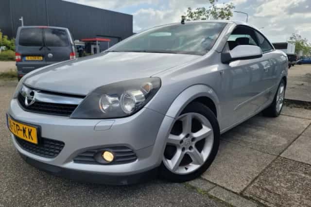 Opel Astra (2006) thumbnail 1