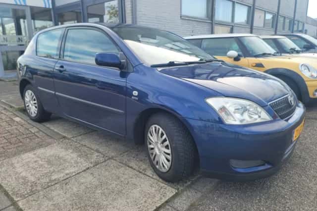 Toyota Corolla (2003) thumbnail 2