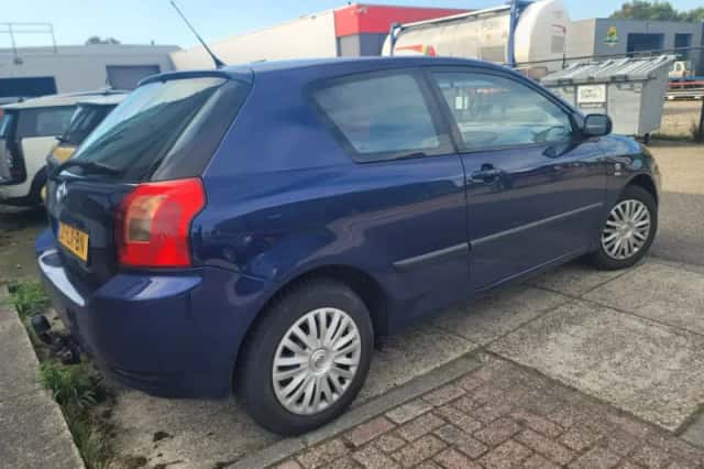 Toyota Corolla (2003) thumbnail 3