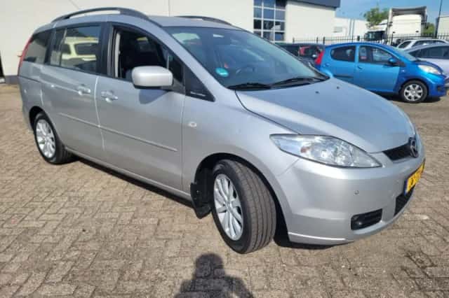 Mazda 5 (2007) thumbnail 2