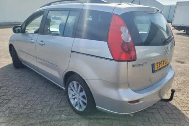 Mazda 5 (2007) thumbnail 4