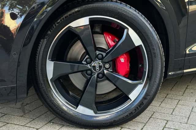 Audi Q5 (2018) thumbnail 3