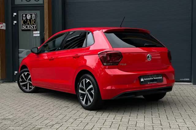 Volkswagen Polo (2018) thumbnail 2