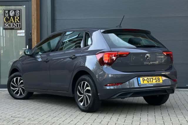 Volkswagen Polo (2022) thumbnail 2