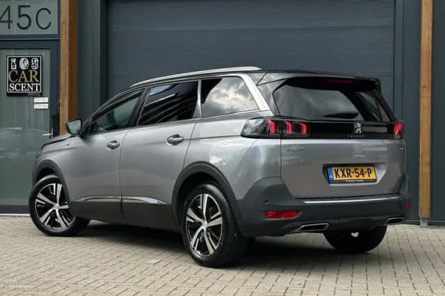 Peugeot 5008 (2021) thumbnail 2