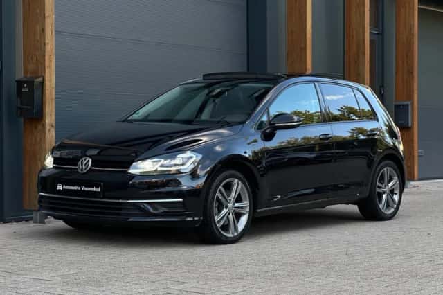 Volkswagen Golf (2019) thumbnail 3
