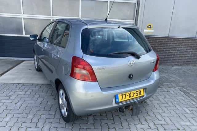 Toyota Yaris (2007) thumbnail 2