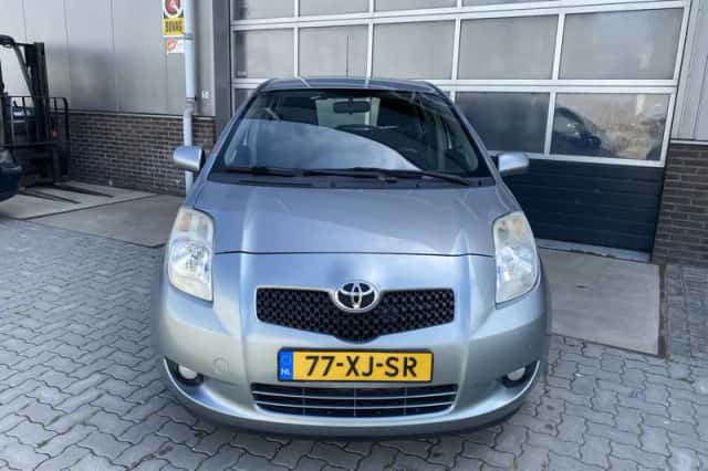 Toyota Yaris (2007) thumbnail 3