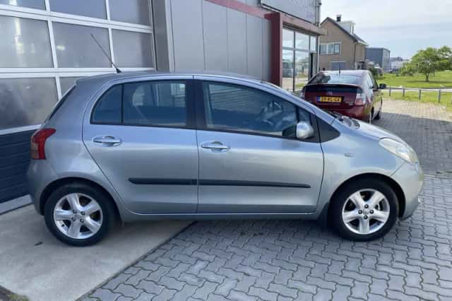 Toyota Yaris (2007) thumbnail 5