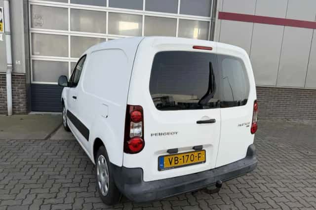 Peugeot Partner (2012) thumbnail 2