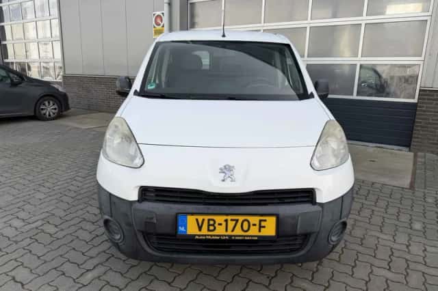 Peugeot Partner (2012) thumbnail 3