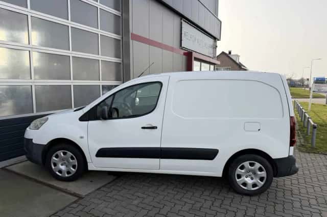 Peugeot Partner (2012) thumbnail 6
