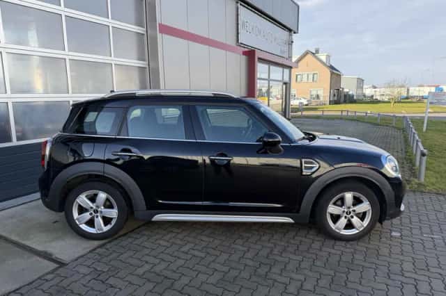MINI Countryman (2018) thumbnail 5